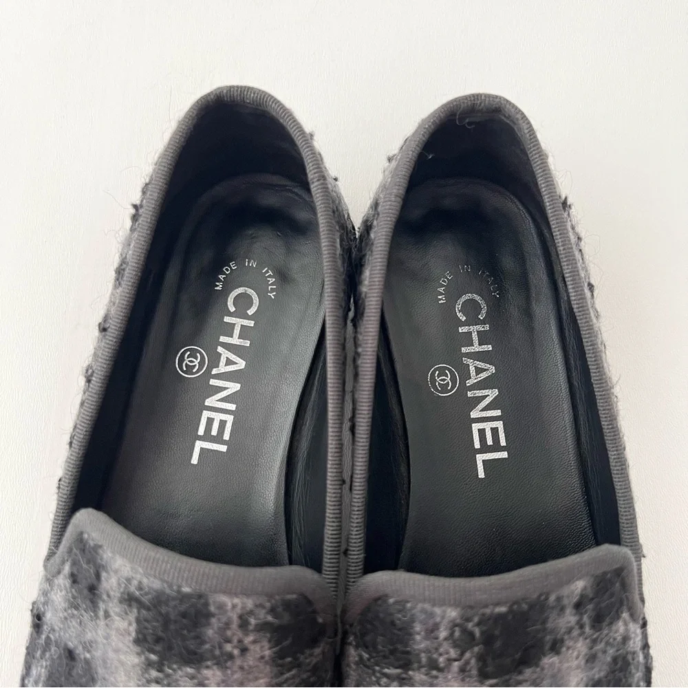 CHANEL | Tweed Cap Toe Loafers Flats CC Interlocking Logo Black Grey Plaid 36.5